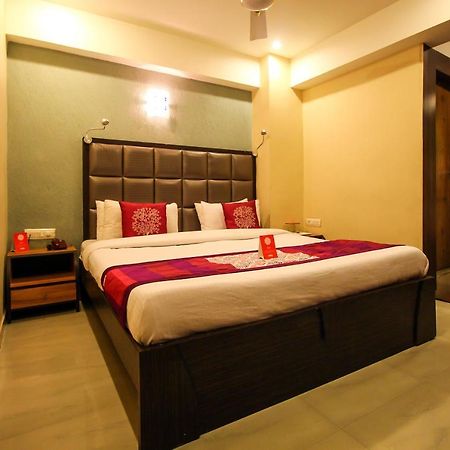 Oyo 8786 Hotel Maan Residency Ahmedabad Buitenkant foto