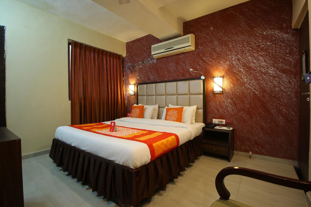 Oyo 8786 Hotel Maan Residency Ahmedabad Buitenkant foto
