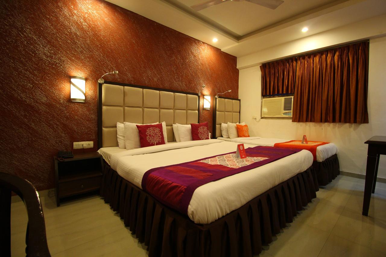 Oyo 8786 Hotel Maan Residency Ahmedabad Buitenkant foto