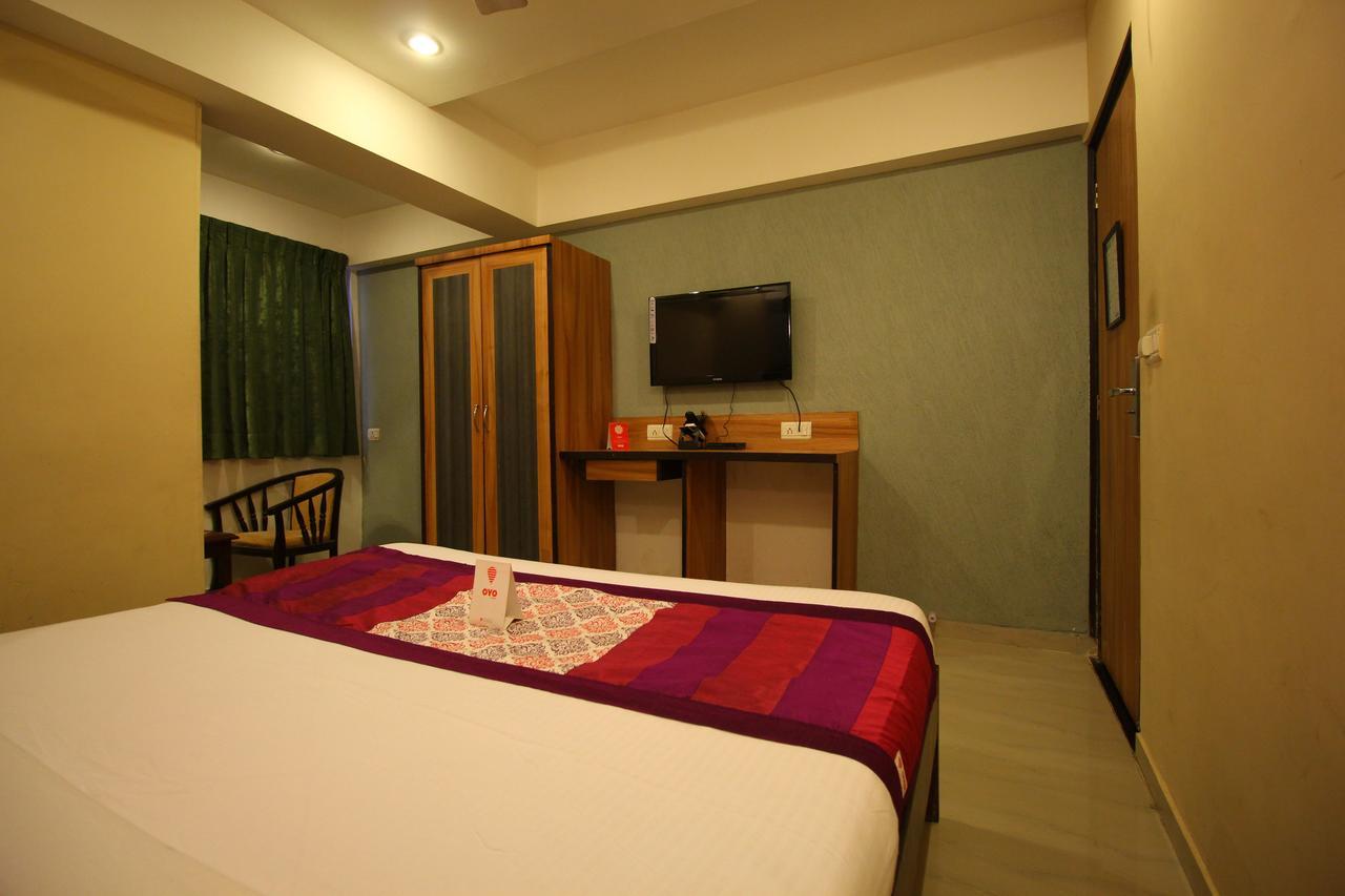 Oyo 8786 Hotel Maan Residency Ahmedabad Buitenkant foto