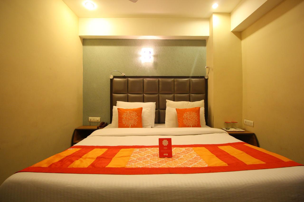 Oyo 8786 Hotel Maan Residency Ahmedabad Buitenkant foto