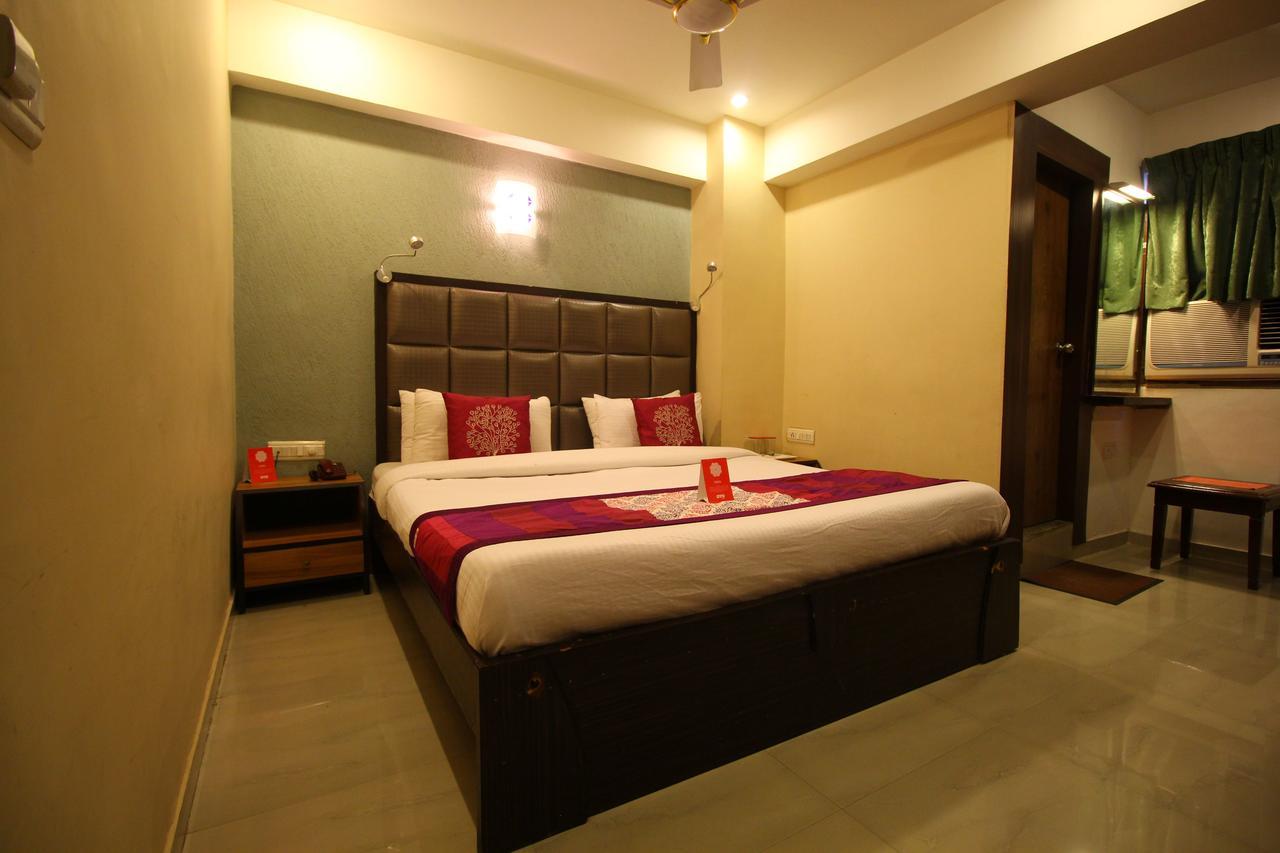 Oyo 8786 Hotel Maan Residency Ahmedabad Buitenkant foto