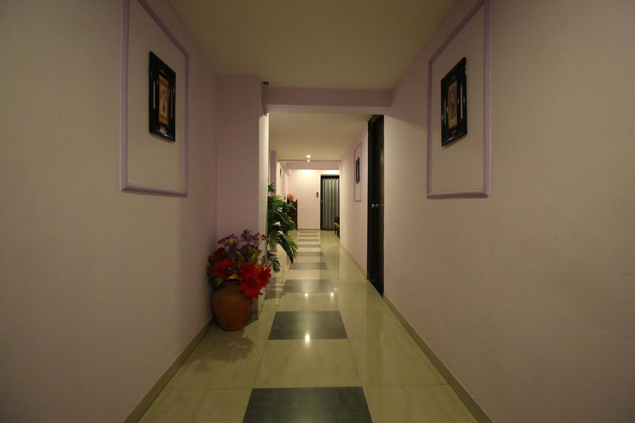 Oyo 8786 Hotel Maan Residency Ahmedabad Buitenkant foto