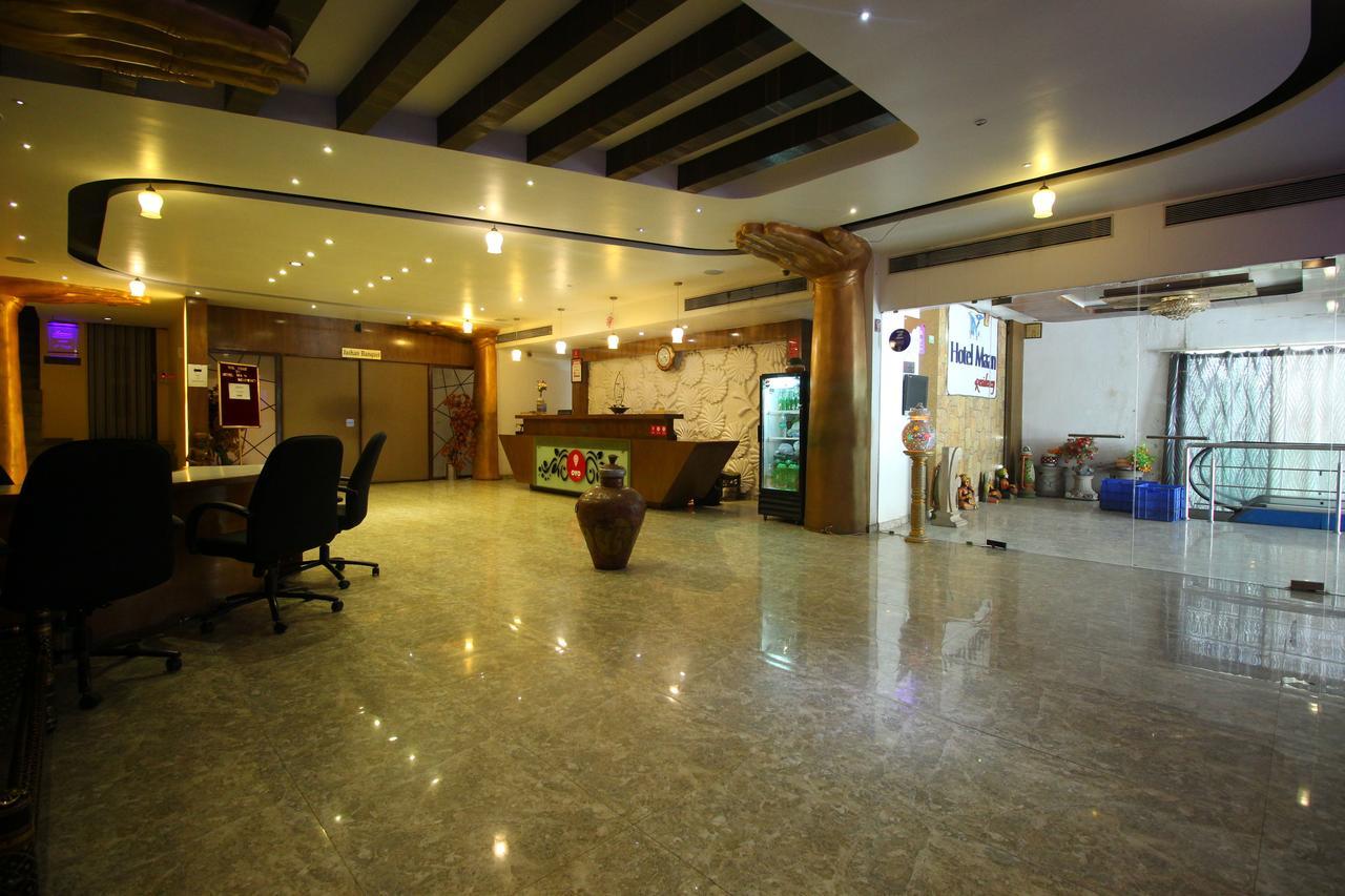 Oyo 8786 Hotel Maan Residency Ahmedabad Buitenkant foto