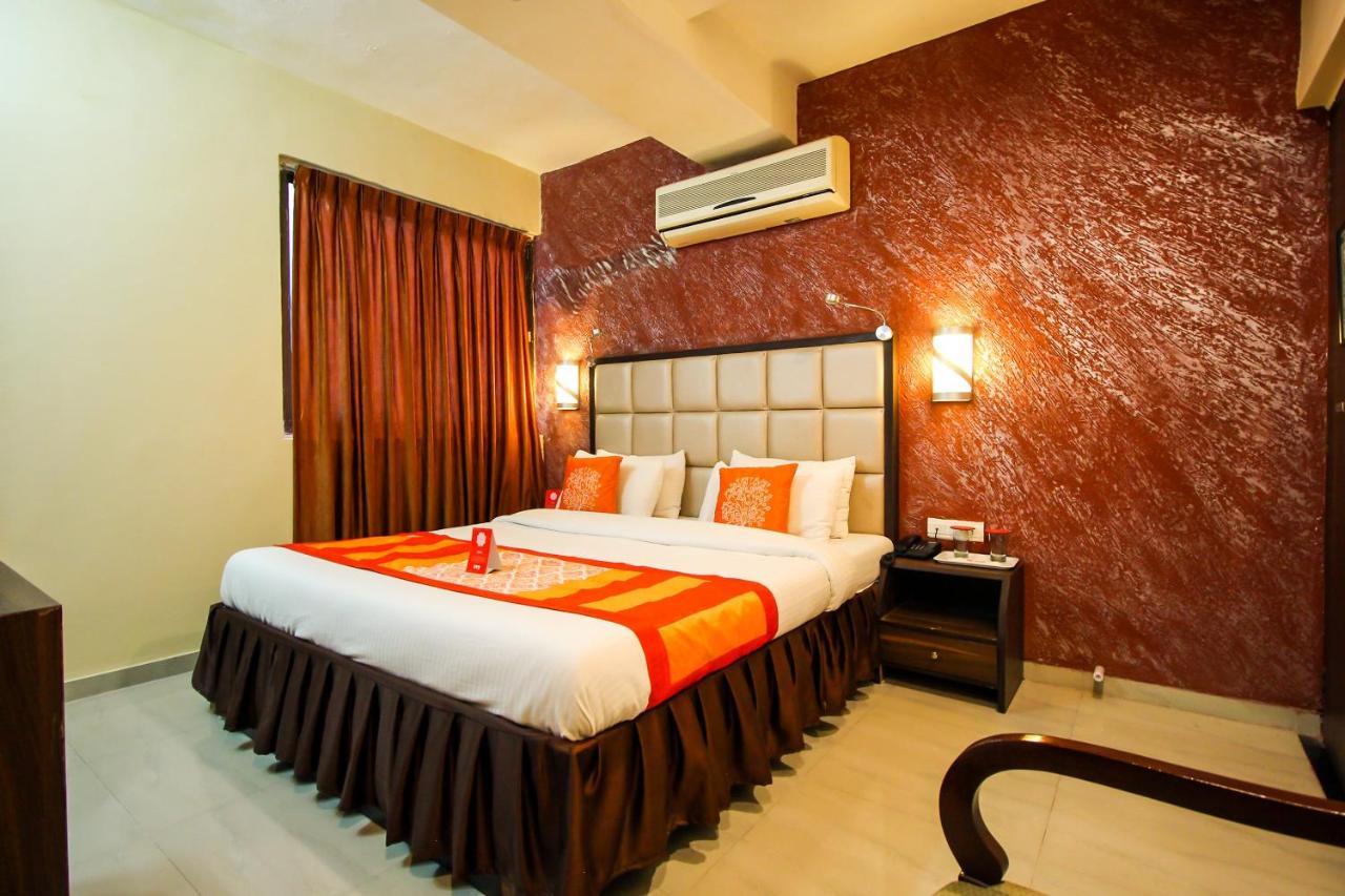 Oyo 8786 Hotel Maan Residency Ahmedabad Buitenkant foto
